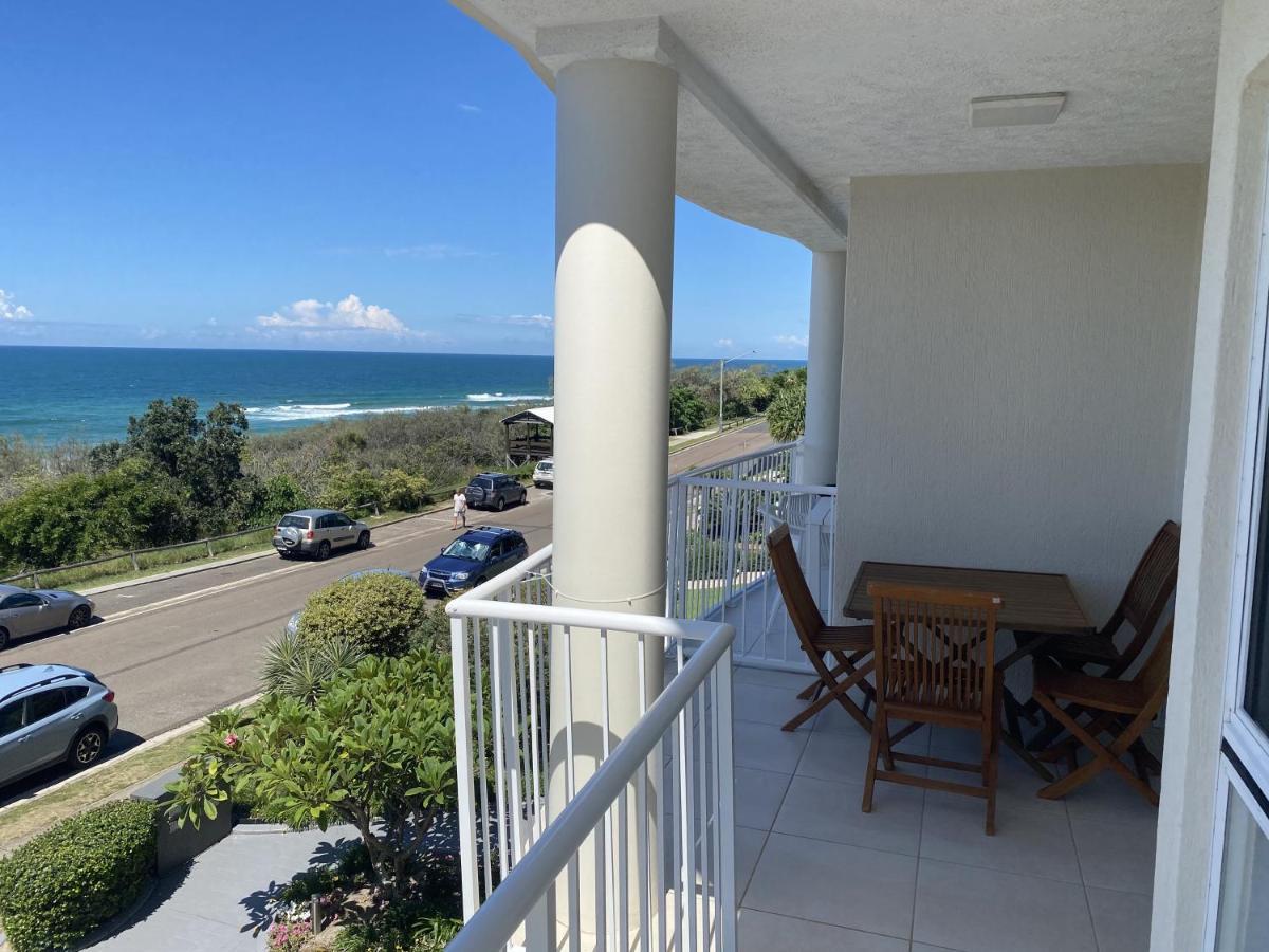 Aqua Promenade Beachfront Holiday Apartments Sunrise Beach Exterior foto